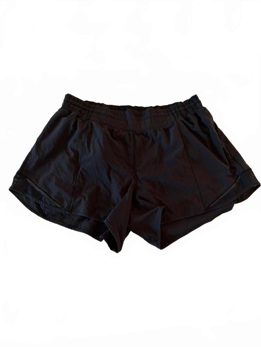 Lululemon women’s shorts 14 high rise 4” hotty hot